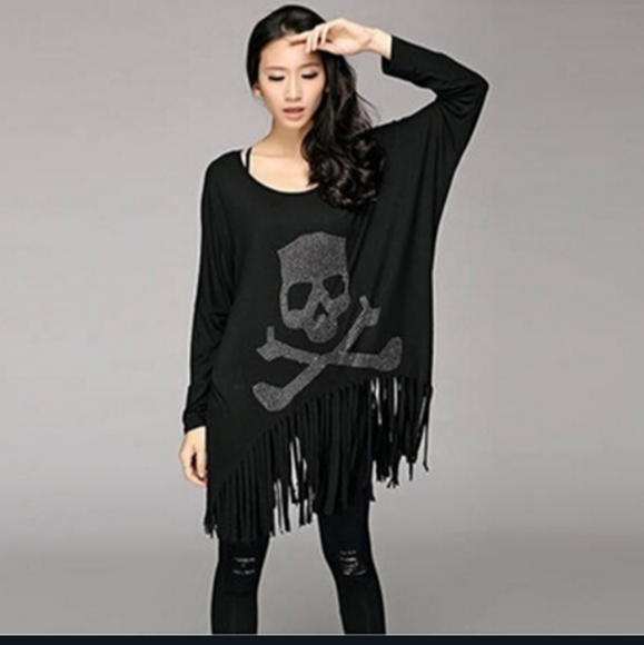 Tops - HPX2! NWT Goth Studded Skull on Fringed M Top!